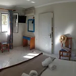Epi Daire Lourdata (Kefalonia)