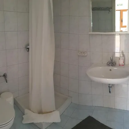 Epi لورداهاتا