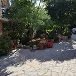 Epi * Λουρδάτα